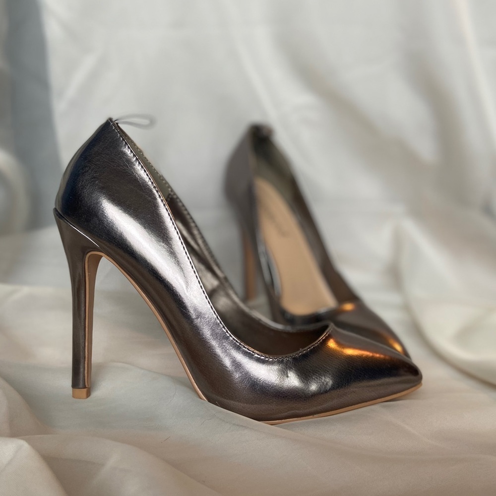 Sliver platinum heels